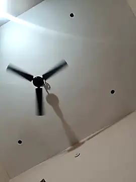 Husnpari20 online show from 04/22/26, 05:43