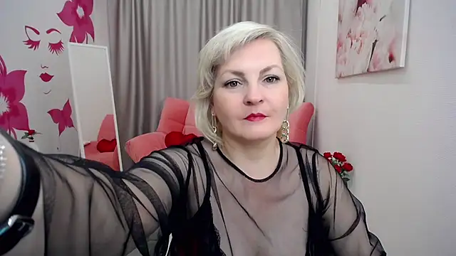 Snapshot of BlondeBrilliant7 chatting on 12/16/24, 05:59 BlondeBrilliant7 online show from 12/16/24, 05:59