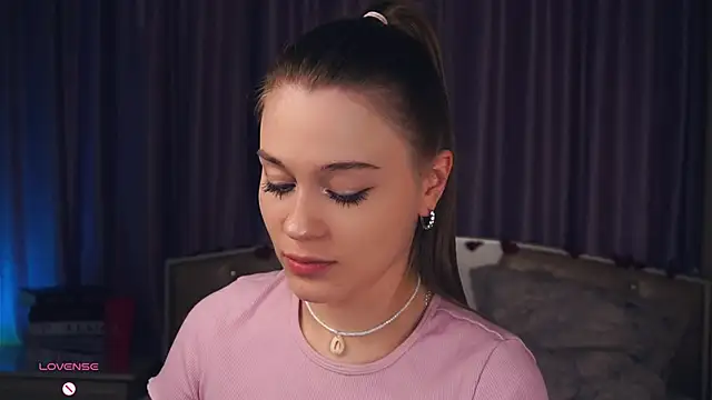 Snapshot of CedelKyngi chatting on 02/18/25, 01:44 CedelKyngi online show from 02/18/25, 01:44