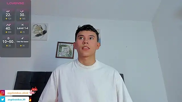 Angel esteban fx online show from 10/30/25, 04:03