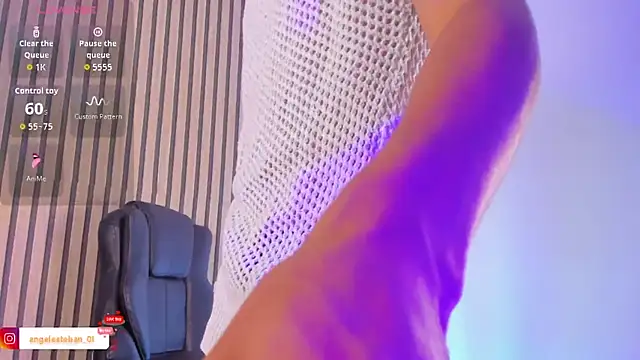 Angel esteban fx online show from 04/22/26, 07:37