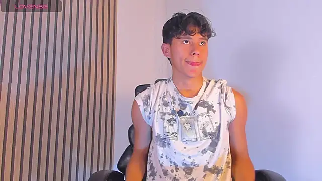 Snapshot of Angel_esteban_fx chatting on 05/08/26, 08:36 Angel esteban fx online show from 05/08/26, 08:36