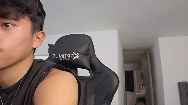 Snapshot of Angel_esteban_fx chatting on 07/22/26, 04:32 Angel esteban fx online show from 07/22/26, 04:32