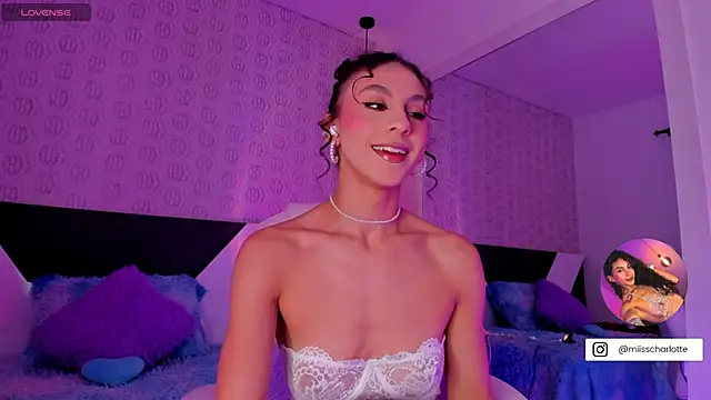 MiissCharlotte online show from 11/28/25, 12:13
