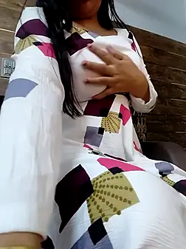 Snapshot of Anamika_24 chatting on 10/25/25, 03:25 Anamika 24 online show from 10/25/25, 03:25