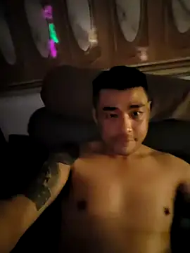 Snapshot of Asianhif chatting on 12/17/25, 05:52 Asianhif online show from 12/17/25, 05:52