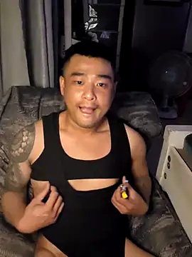 Snapshot of Asianhif chatting on 12/18/25, 03:40 Asianhif online show from 12/18/25, 03:40