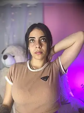 hannacruzsj online show from 12/18/25, 04:24