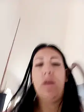 Laura martin  online show from 04/15/26, 01:18