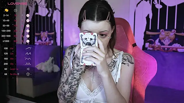 prettybones online show from 12/09/24, 01:24