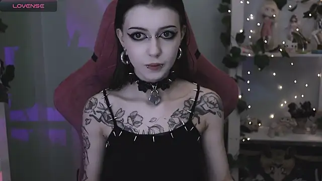 Snapshot of prettybones chatting on 06/19/26, 09:40 prettybones online show from 06/19/26, 09:40