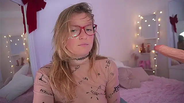 Ameliasweety69 online show from 03/01/25, 12:12