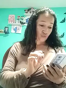 emilypoppy3 online show from 12/27/24, 10:05