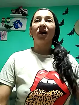 emilypoppy3 online show from 01/28/25, 08:04