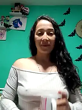 emilypoppy3 online show from 02/06/25, 11:15