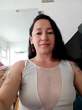 emilypoppy3 online show from 11/28/25, 08:55