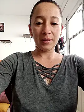 emilypoppy3 online show from 01/08/26, 08:33