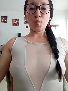 emilypoppy3 online show from 03/04/26, 07:09