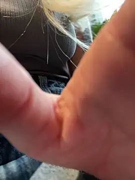 Snapshot of NewLale chatting on 12/16/24, 07:04 NewLale online show from 12/16/24, 07:04