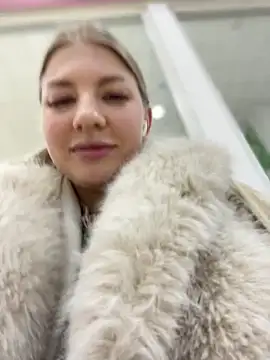 Snapshot of NewLale chatting on 12/22/24, 07:44 NewLale online show from 12/22/24, 07:44