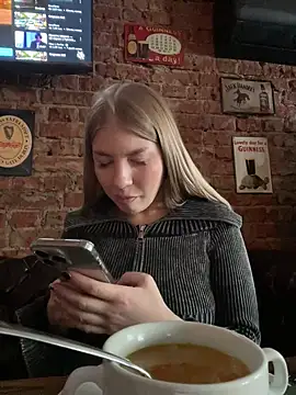 Snapshot of NewLale chatting on 03/14/25, 06:53 NewLale online show from 03/14/25, 06:53