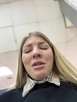 Snapshot of NewLale chatting on 03/18/25, 06:57 NewLale online show from 03/18/25, 06:57