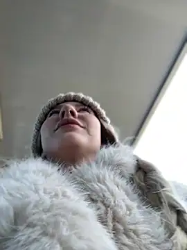 Snapshot of NewLale chatting on 03/22/25, 03:30 NewLale online show from 03/22/25, 03:30