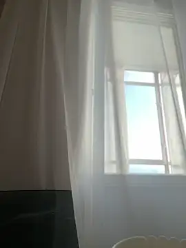 Snapshot of NewLale chatting on 10/25/25, 02:52 NewLale online show from 10/25/25, 02:52