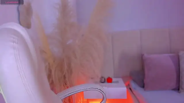 aprilebony  online show from 04/23/26, 10:47