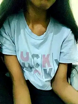 Snapshot of Kumkum_36 chatting on 02/15/25, 10:44 Kumkum 36 online show from 02/15/25, 10:44