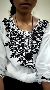 Snapshot of Kumkum_36 chatting on 03/08/25, 04:56 Kumkum 36 online show from 03/08/25, 04:56