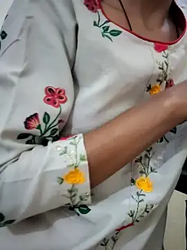 Snapshot of Kumkum_36 chatting on 03/09/25, 05:22 Kumkum 36 online show from 03/09/25, 05:22