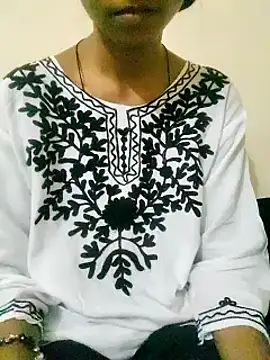 Snapshot of Kumkum_36 chatting on 03/18/25, 06:25 Kumkum 36 online show from 03/18/25, 06:25