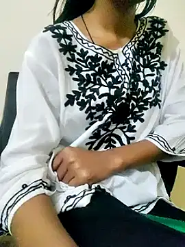 Snapshot of Kumkum_36 chatting on 03/18/25, 09:31 Kumkum 36 online show from 03/18/25, 09:31