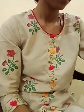 Snapshot of Kumkum_36 chatting on 09/25/25, 05:11 Kumkum 36 online show from 09/25/25, 05:11