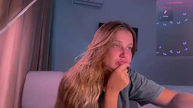 Snapshot of Femdom_Lola chatting on 07/09/26, 02:10 Femdom Lola online show from 07/09/26, 02:10