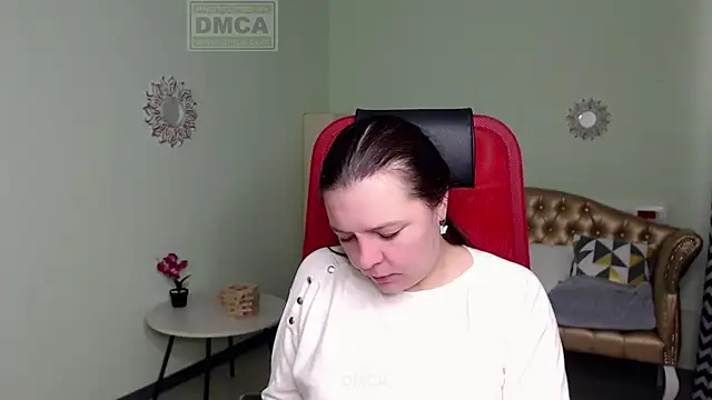 Snapshot of Lily_flower7 chatting on 02/13/25, 06:20 Lily flower7 online show from 02/13/25, 06:20