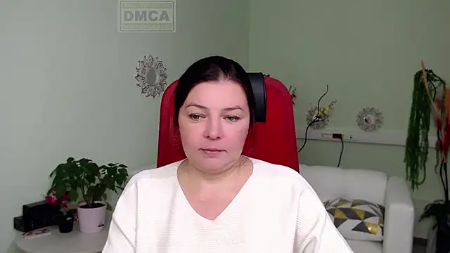 Snapshot of Lily_flower7 chatting on 10/20/25, 04:57 Lily flower7 online show from 10/20/25, 04:57