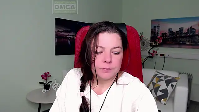 Snapshot of Lily_flower7 chatting on 12/05/25, 05:05 Lily flower7 online show from 12/05/25, 05:05