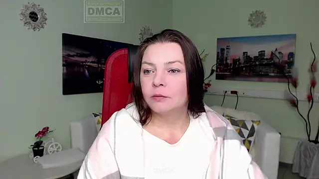 Snapshot of Lily_flower7 chatting on 12/15/25, 05:01 Lily flower7 online show from 12/15/25, 05:01