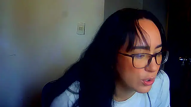 Snapshot of brittanycheeks chatting on 02/01/25, 02:34 brittanycheeks online show from 02/01/25, 02:34