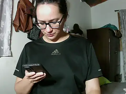 Snapshot of brittanycheeks chatting on 10/08/25, 01:47 brittanycheeks online show from 10/08/25, 01:47