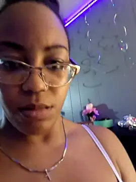 Snapshot of samone9 chatting on 02/14/25, 05:30 samone9 online show from 02/14/25, 05:30