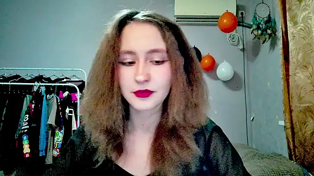 JoannaTompson online show from 11/19/25, 01:33