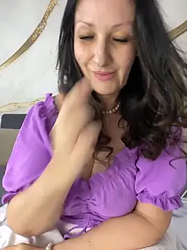 Katie-n online show from 05/19/26, 06:42