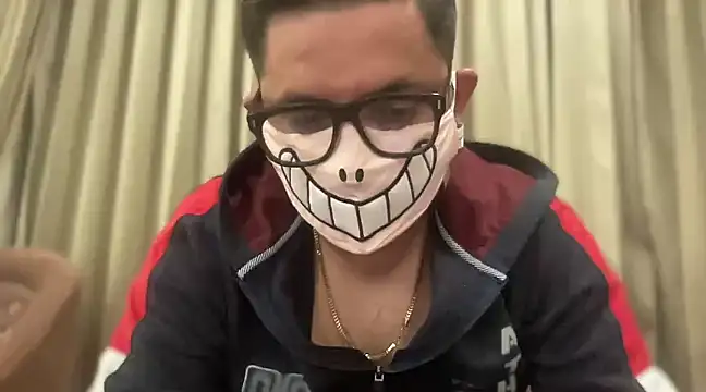 Snapshot of slavekinky001 chatting on 01/05/25, 07:28 slavekinky001 online show from 01/05/25, 07:28