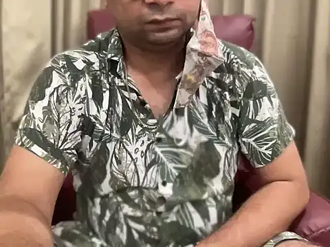 Snapshot of slavekinky001 chatting on 09/08/25, 07:57 slavekinky001 online show from 09/08/25, 07:57