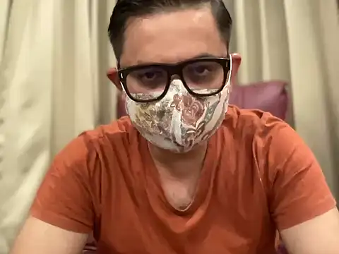 Snapshot of slavekinky001 chatting on 10/05/25, 07:01 slavekinky001 online show from 10/05/25, 07:01