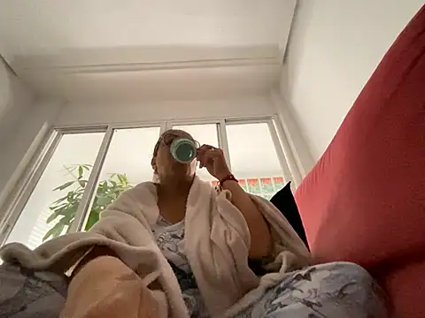 sweeviolet online show from 03/02/25, 09:42