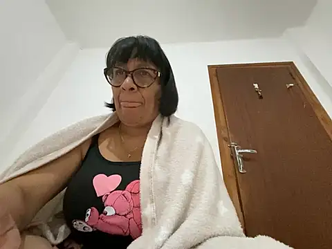 sweeviolet online show from 04/23/26, 06:36